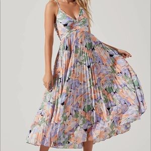 ASTR BLYTHE FLORAL PLISSE MIDI DRESS